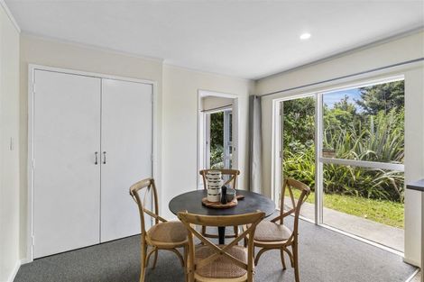 Photo of property in 24 Greendale Spur, Glenfield, Auckland, 0629