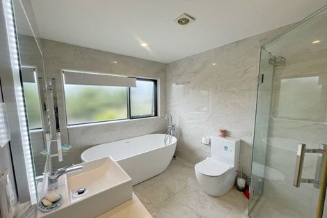 Photo of property in 10 Bounty Road, Long Bay, Auckland, 0630