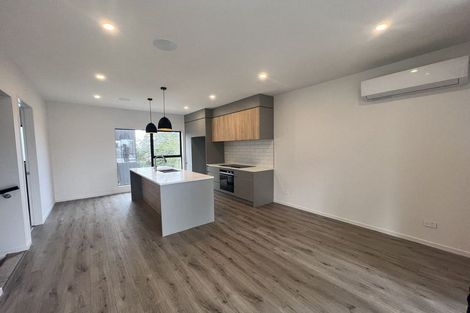 Photo of property in 5/105 Hobsonville Road, West Harbour, Auckland, 0618