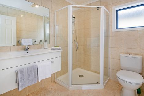 Photo of property in 151a Bucklands Beach Road, Bucklands Beach, Auckland, 2012