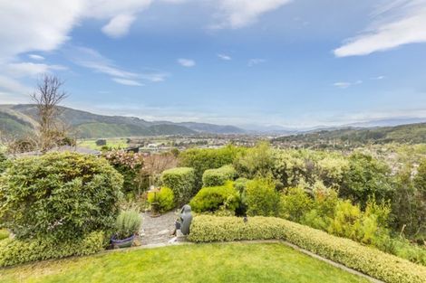 Photo of property in 33 Sylvan Way, Silverstream, Upper Hutt, 5019