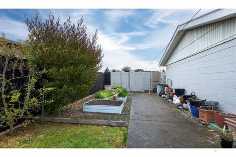 Photo of property in 20 Timaru Road, Waimate, 7924