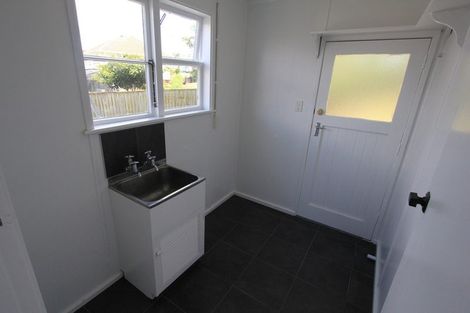 Photo of property in 8 Huxley Place, Glen Innes, Auckland, 1072
