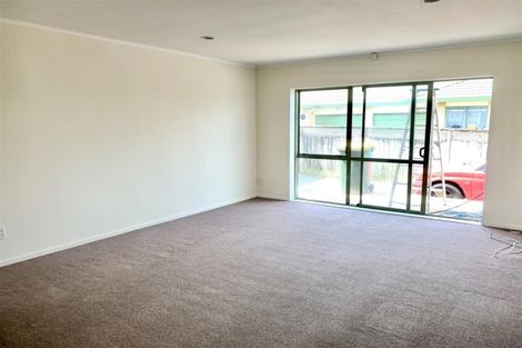 Photo of property in 3 Benton Place, Manurewa, Auckland, 2102