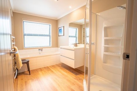 Photo of property in 16 Stowell Drive, Cromwell, 9310