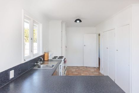 Photo of property in 12 Galway Avenue, Hokowhitu, Palmerston North, 4410