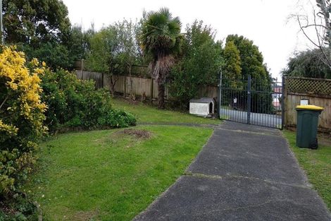 Photo of property in 27 Cheval Drive, Totara Vale, Auckland, 0629