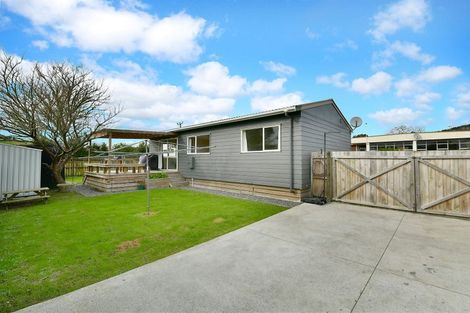 Photo of property in 1/137 Awaroa Road, Helensville, 0800