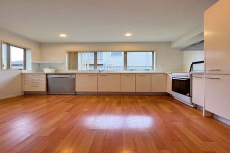 Photo of property in 15 Merlot Way, Te Atatu South, Auckland, 0610