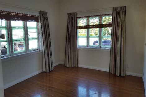 Photo of property in 2/4 Northcote Road, Takapuna, Auckland, 0622