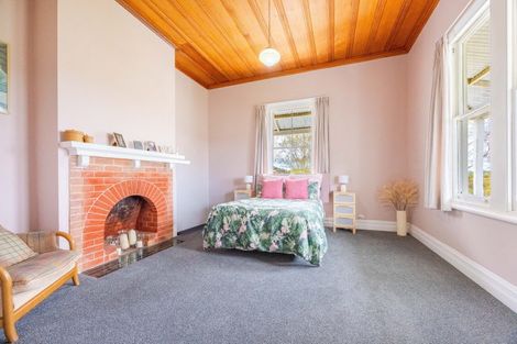 Photo of property in 16 Tamumu Road, Waipawa, 4210