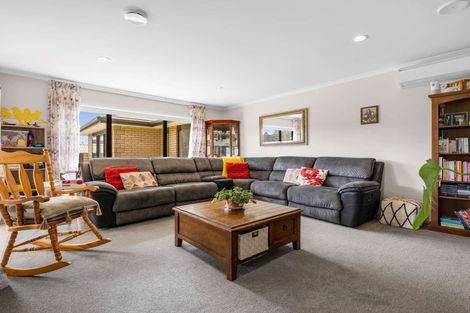 Photo of property in 15 Carroll Place, Owhata, Rotorua, 3010