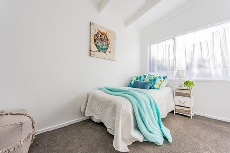 Photo of property in 2/104 Ocean View Road, Northcote, Auckland, 0627