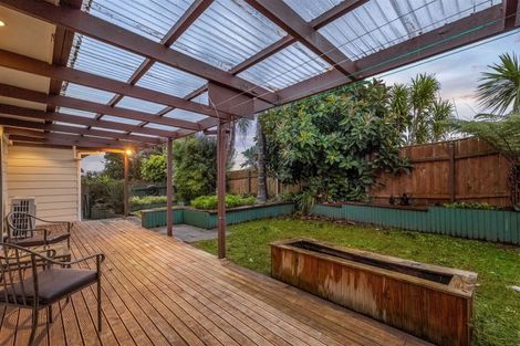 Photo of property in 5 Peterhouse Place, West Harbour, Auckland, 0618