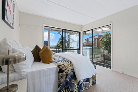 Photo of property in 9 Sungrove Rise, Sunnyvale, Auckland, 0612