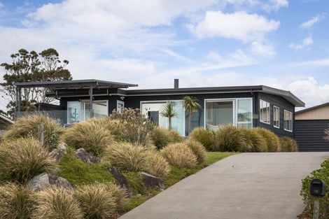 Photo of property in 138 Seaforth Road, Waihi Beach, 3611