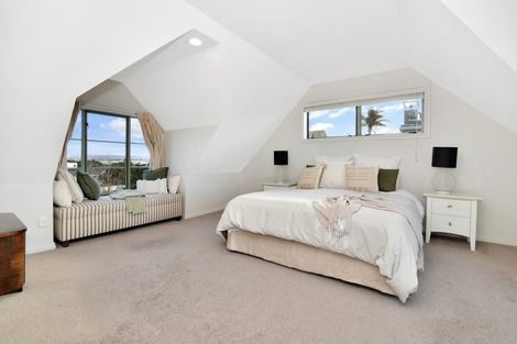 Photo of property in 11 Oceanview Road, Mount Maunganui, 3116