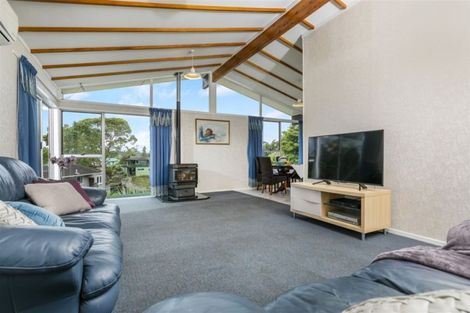 Photo of property in 39 Larissa Avenue, Henderson, Auckland, 0610