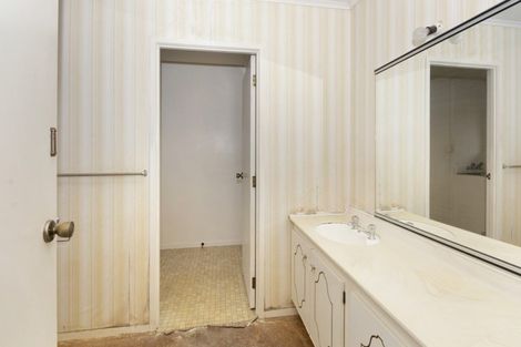 Photo of property in 1/2 Palm Court Drive, Glen Eden, Auckland, 0602