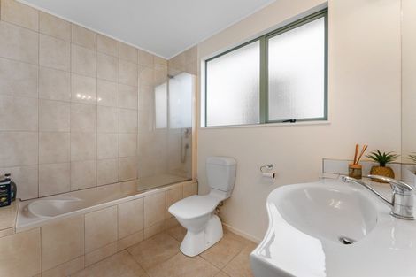 Photo of property in 3a Hillcrest Street, Glen Avon, New Plymouth, 4312