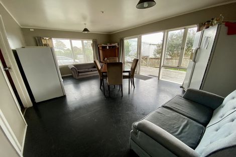 Photo of property in 1 Hill Crescent, Papakura, 2110