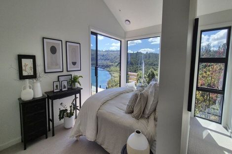 Photo of property in 33 Whakamoenga Point, Acacia Bay, Taupo, 3385