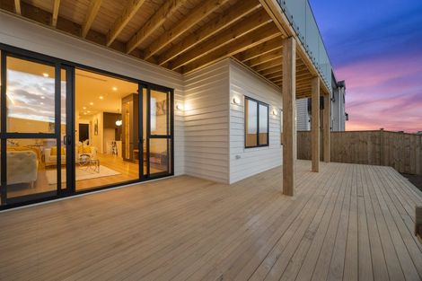 Photo of property in 11 Mill Hill Close, Flat Bush, 2019