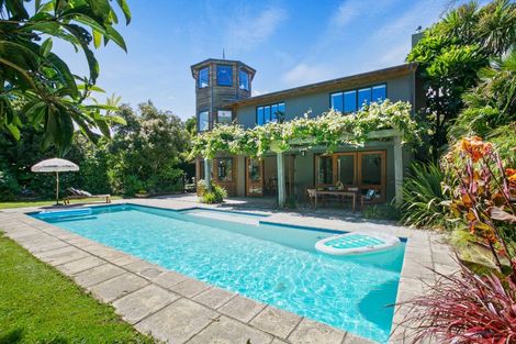 Photo of property in 7-9 Mace Terrace, Oakura, 4314