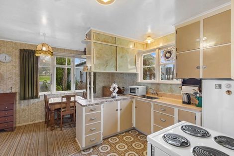 Photo of property in 34 Paraekaretu Street, Hunterville, 4730