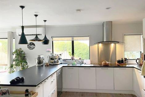 Photo of property in 1/38 Kaipatiki Road, Glenfield, Auckland, 0629