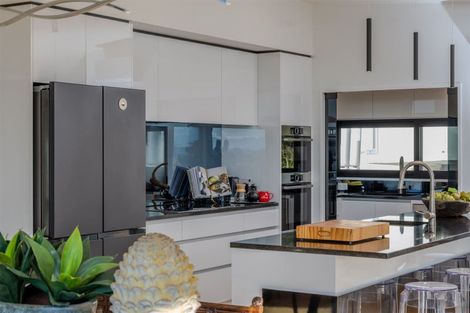 Photo of property in 29 Soleares Avenue, Mount Pleasant, Christchurch, 8081