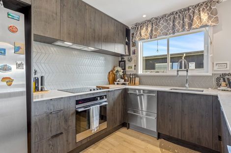 Photo of property in 12 Urumaraki Avenue, Helensville, 0800