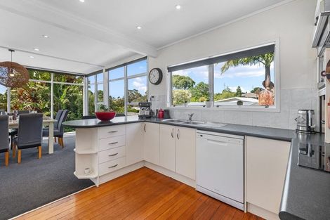 Photo of property in 107 Tiroroa Avenue, Te Atatu South, Auckland, 0610