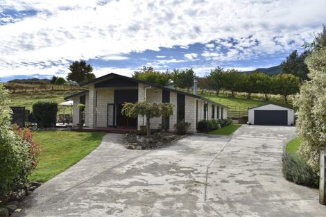 Photo of property in 283 North Manakau Road, Manakau, 5573