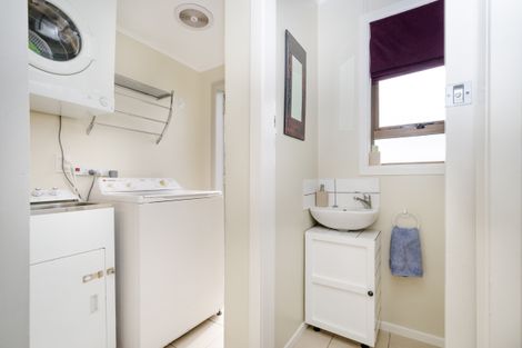 Photo of property in 4 Stafson Lane, Te Atatu Peninsula, Auckland, 0610