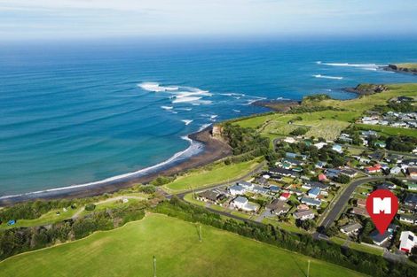 Photo of property in 14 Heaphy Road, Opunake, 4616