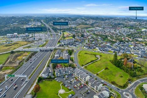 Photo of property in 14a/71 Spencer Road, Oteha, Auckland, 0632