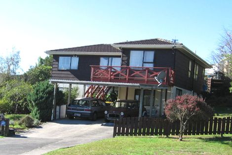 Photo of property in 20 Pahi Place, West Harbour, Auckland, 0618