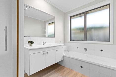 Photo of property in 49 Gibson Place, Papamoa Beach, Papamoa, 3118