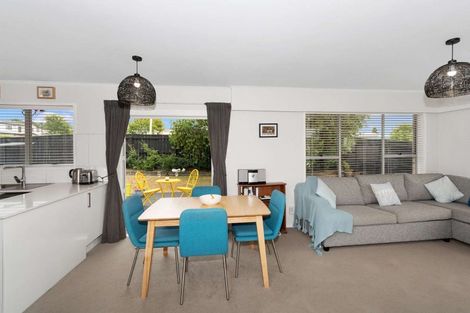 Photo of property in 1/31 Hepburn Road, Glendene, Auckland, 0602
