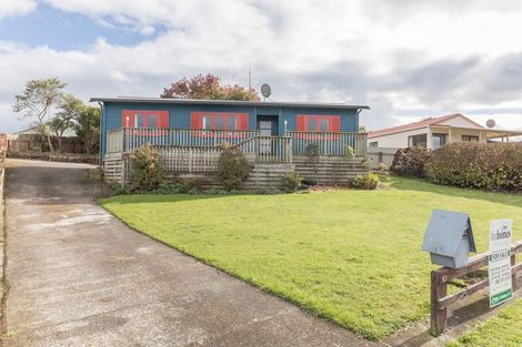 Photo of property in 11 Maclaurin Street, Dannevirke, 4930