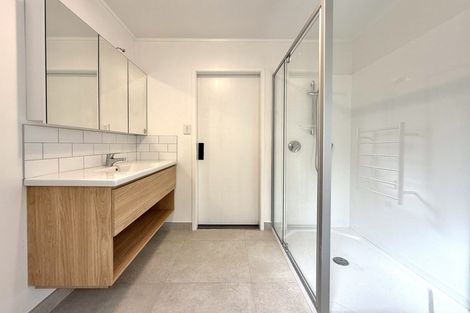 Photo of property in 10 Brian Crescent, Stanmore Bay, Whangaparaoa, 0932