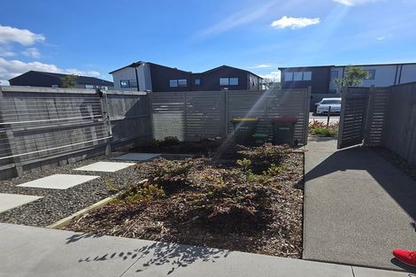Photo of property in 8 Park Green Avenue, Rosehill, Papakura, 2113