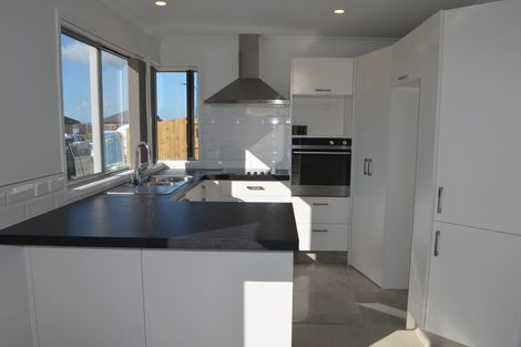 Photo of property in 2 Bill Miller Drive, Papamoa, 3118