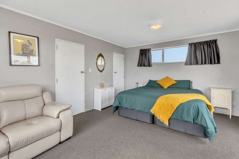 Photo of property in 8 Cohen Place, Milson, Palmerston North, 4414