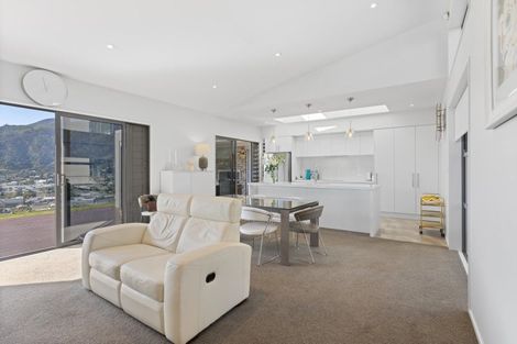 Photo of property in 16 Harbour View Heights, Picton, 7220