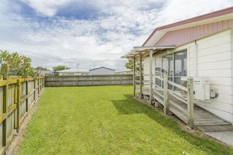 Photo of property in 10 Gladys Place, Kelvin Grove, Palmerston North, 4414