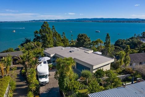 Photo of property in 92 Island Bay Road, Beach Haven, Auckland, 0626