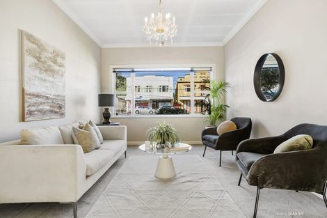 Photo of property in 356 The Parade, Island Bay, Wellington, 6023