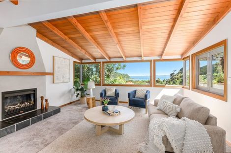 Photo of property in 130a Cheviot Road, Lowry Bay, Lower Hutt, 5013